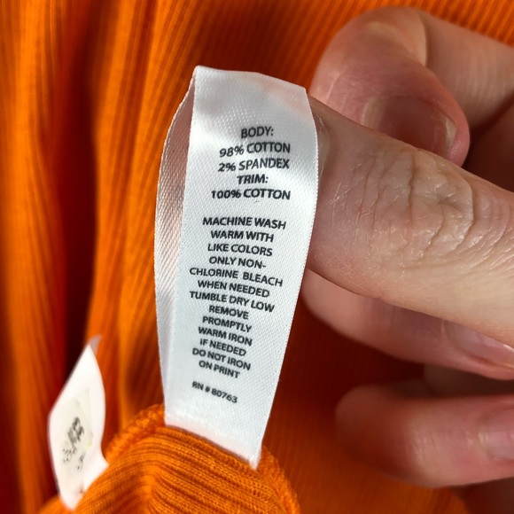 Victoria’s Secret Top Orange Scoop Neck - Picture 6 of 6